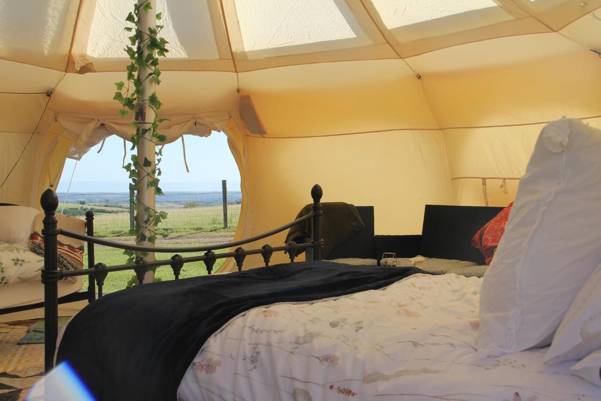 Tal-Y-Fan Farm 6M Stargazer Tent Bridgend  Exteriér fotografie